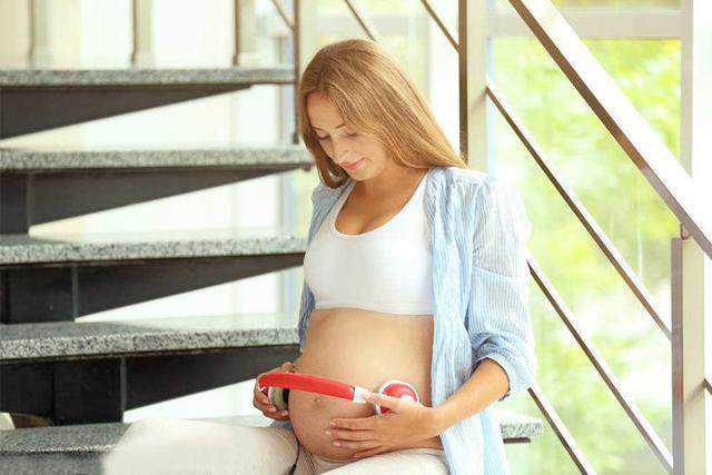 早期怀孕时小腹可出现紧绷与胀大的情况